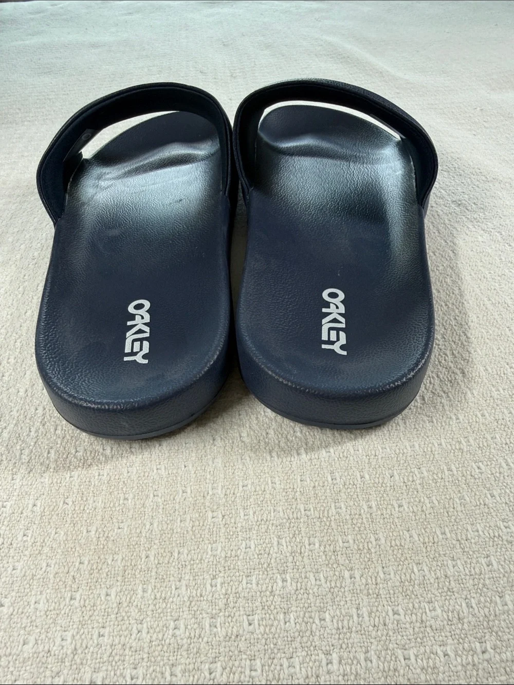 Oakley navy blue and white rubber slides size 14